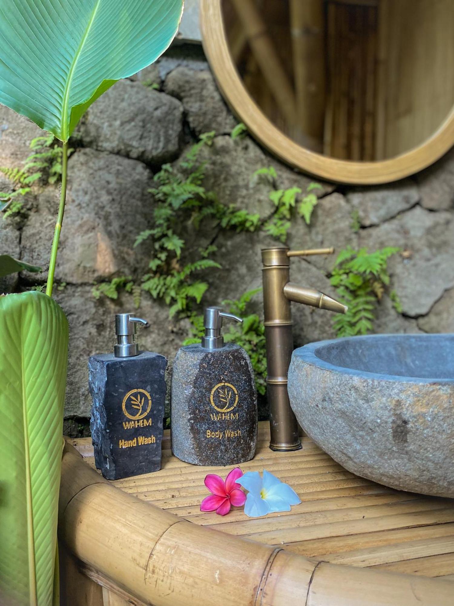 הוילה Wahem Eco Bamboo - Magical Bamboo House אובוד מראה חיצוני תמונה